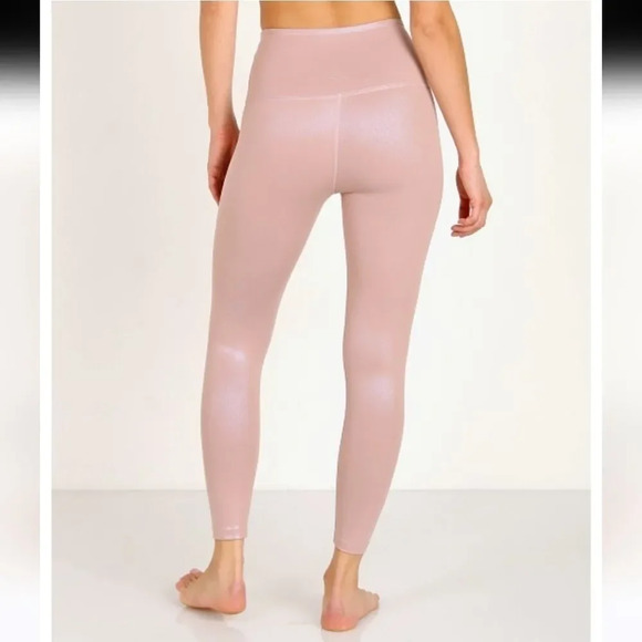 Beyond Yoga, Pink Pearlized High Waisted 7/8 Legging Brazen Blush Size Small - Picture 4 of 11